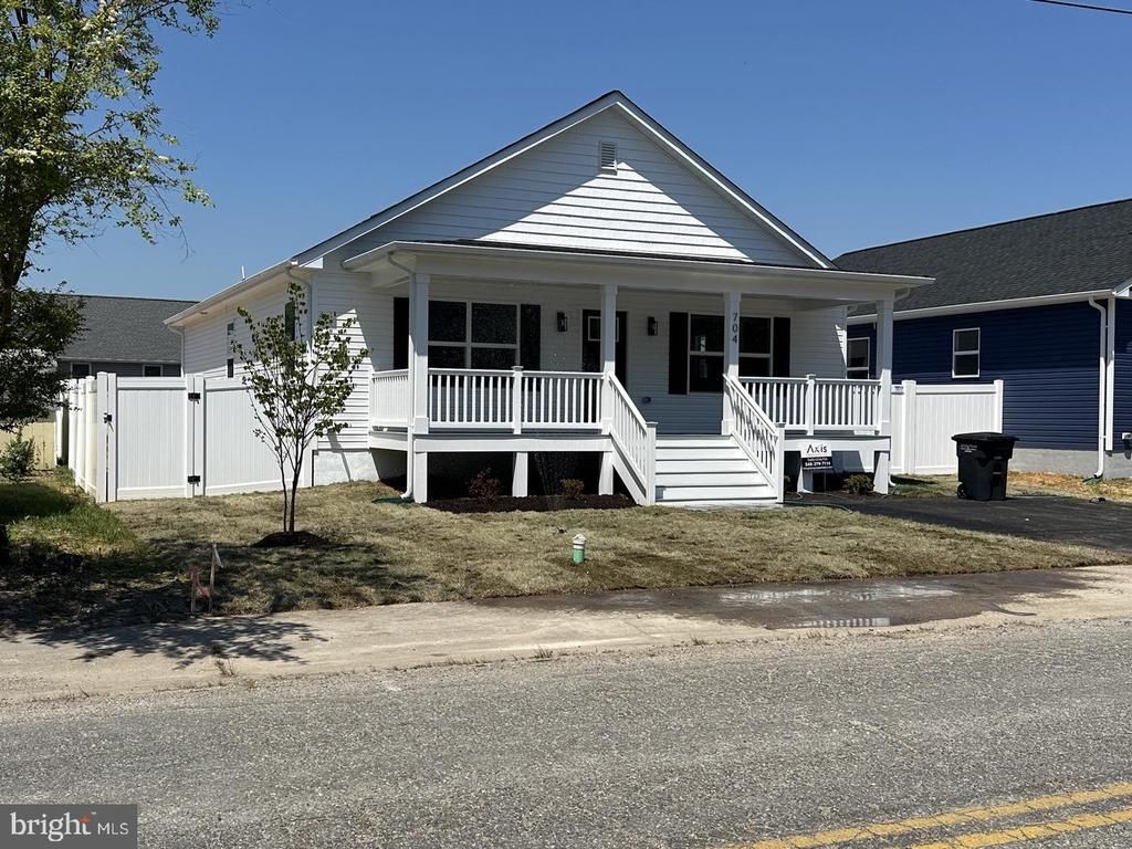 704 Jackson Street, Colonial Beach, VA 22443 Main Photo