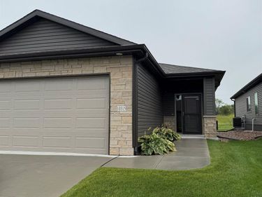 10315 Wayborough Lane, Lincoln, NE 68527
