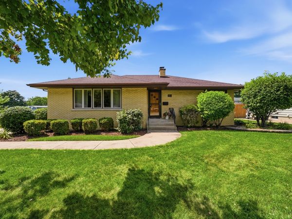 811 Magnolia Drive , Joliet, IL 60435