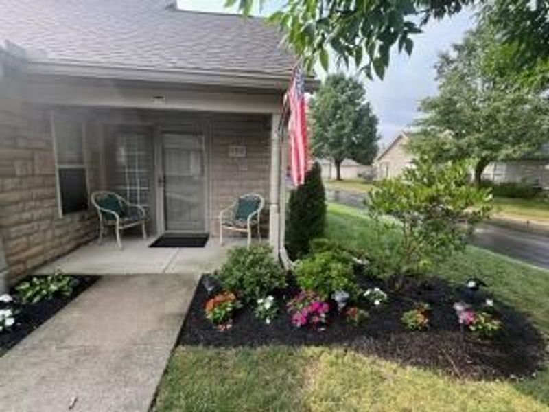 5310 Knotting Woods Drive, Westerville, OH 43081 Photo 2