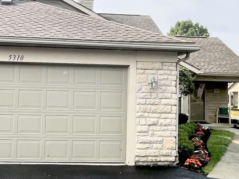 5310 Knotting Woods Drive, Westerville, OH 43081 Photo 3