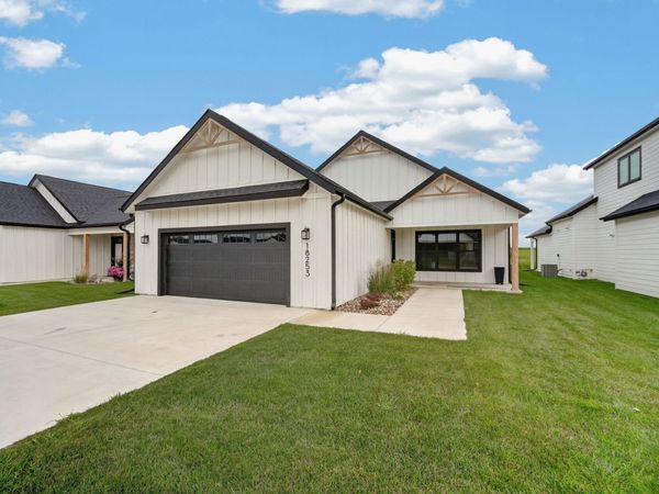 18253 Dooley Drive, Clive, IA 50325