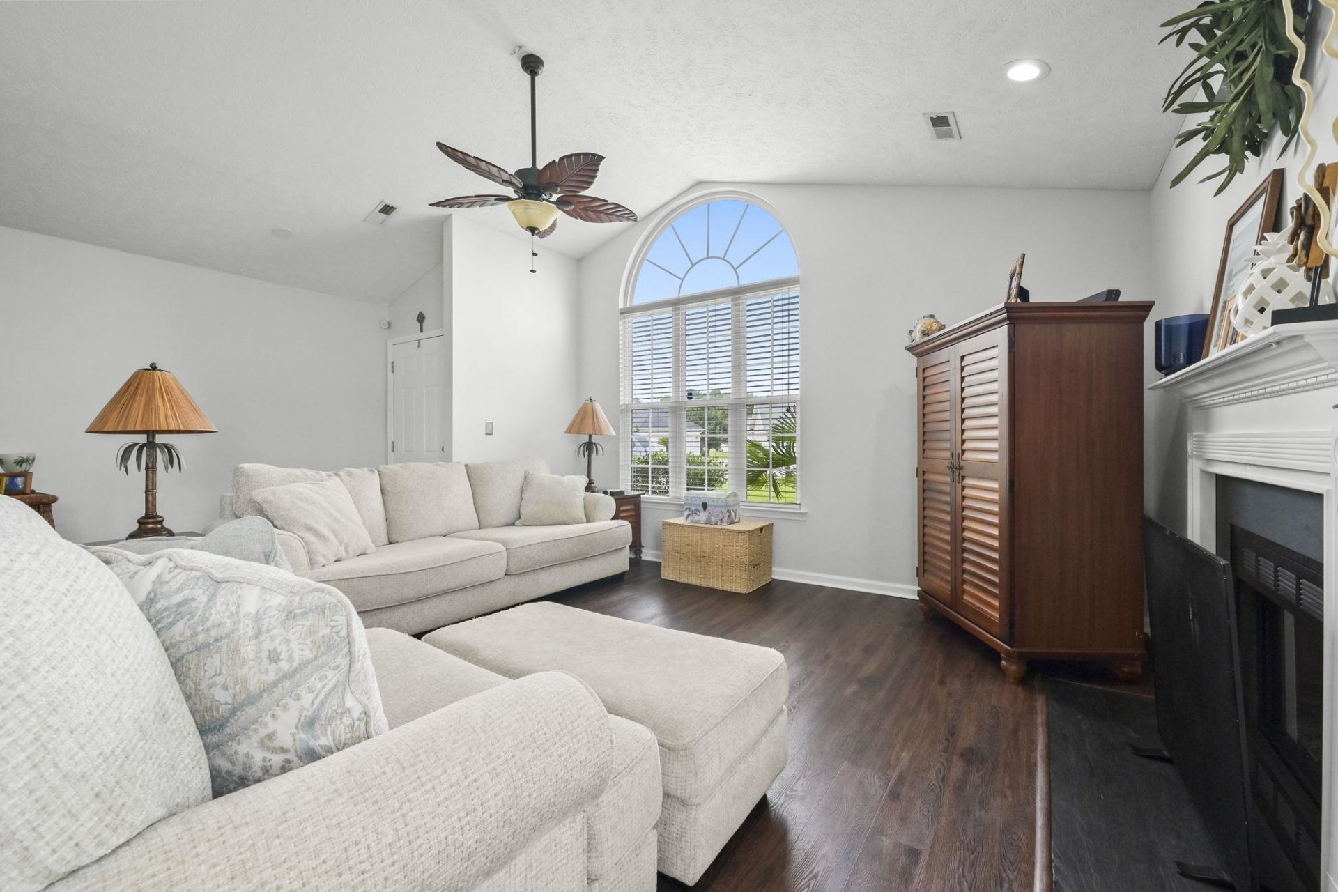 1505 Riley Ct. Photo 8