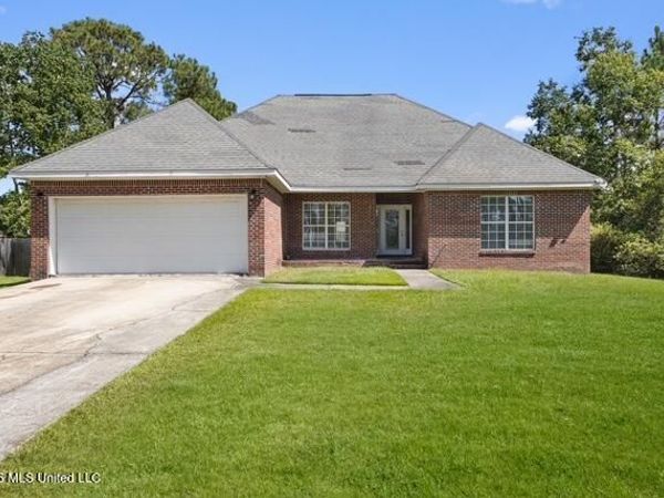 14816 Dismuke Drive, Biloxi, MS 39532