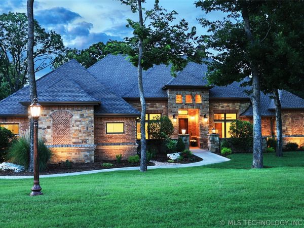 17743 E Red Hawk Road , Owasso, OK 74055