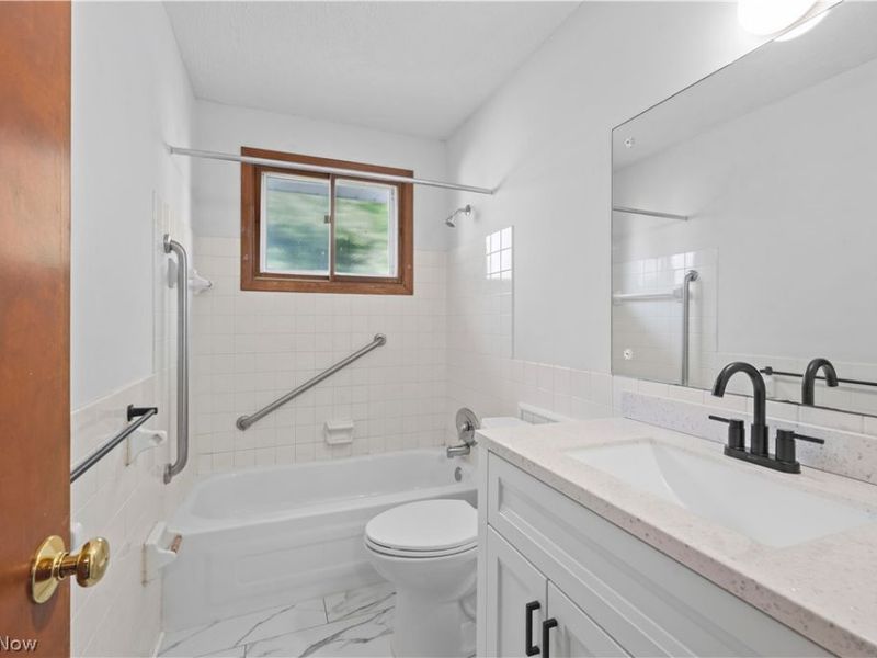 717 E 240th Street, Euclid, OH 44123 Photo 13