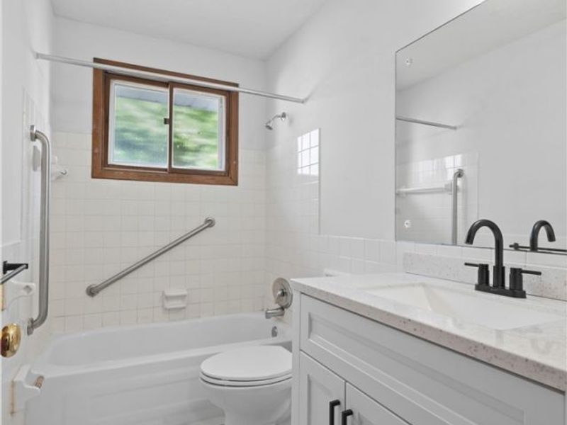 717 E 240th Street, Euclid, OH 44123 Photo 14