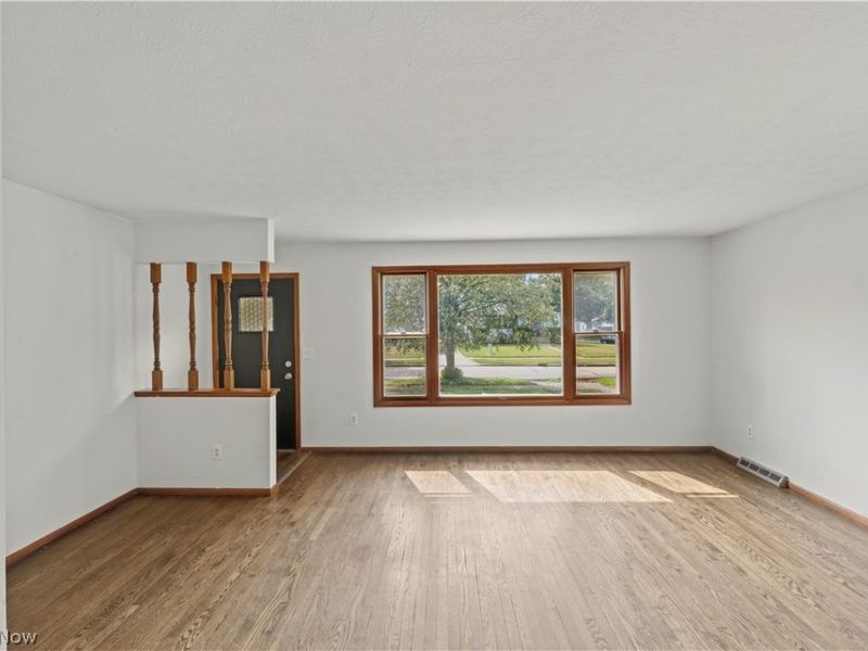 717 E 240th Street, Euclid, OH 44123 Photo 5