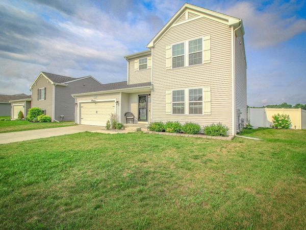 1742 Burr Pond Lane, Vicksburg, MI 49097