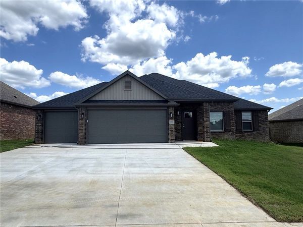 223 S Eagle Mountain, Prairie Grove, AR 72753