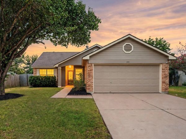 209 Clarks WAY , Hutto, TX 78634
