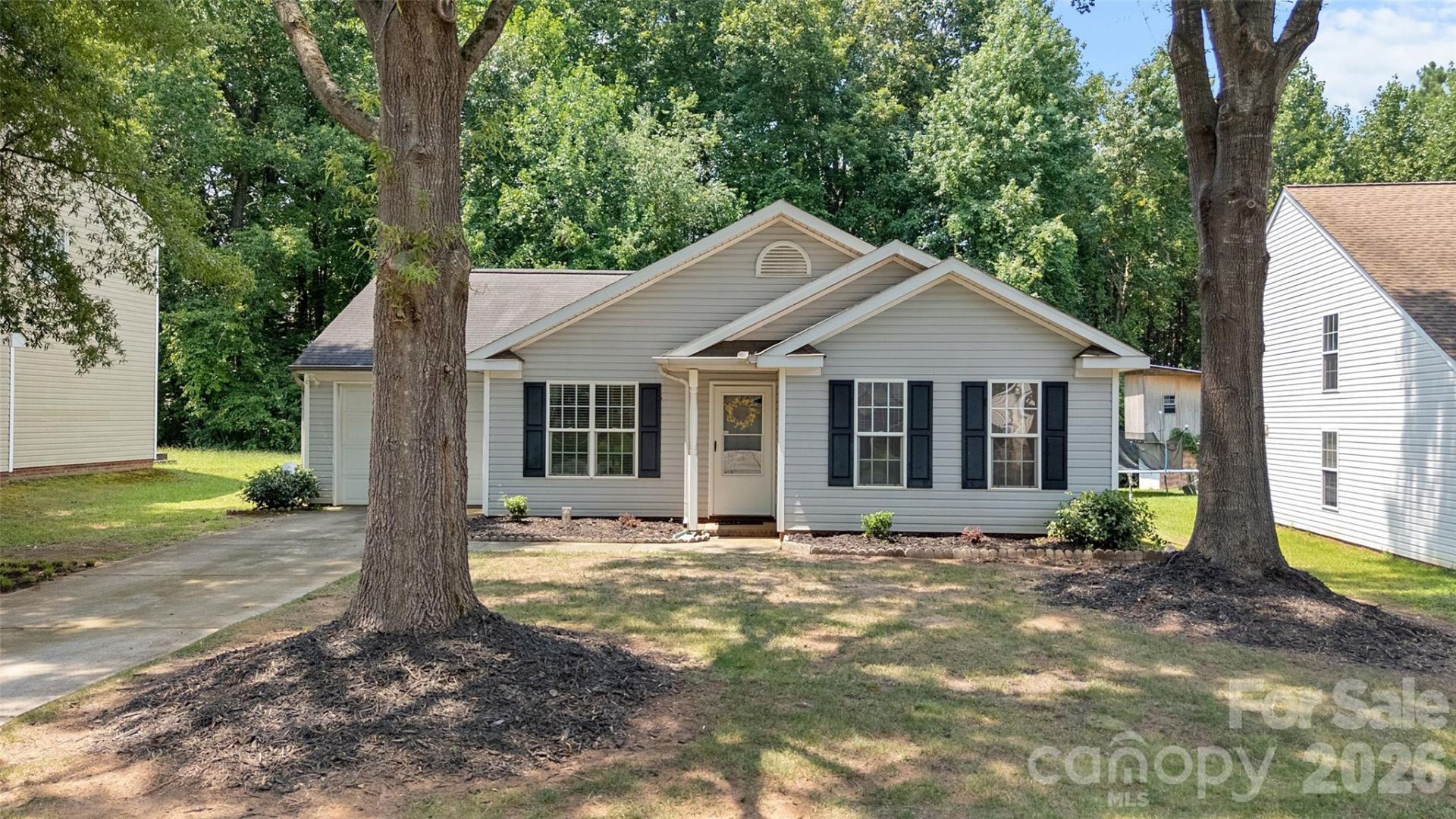 8019 Shiny Meadow Lane, Charlotte, NC 28215 Main Photo