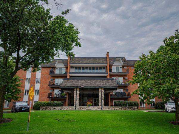 4221 Saratoga Avenue, Unit 107A, Downers Grove, IL 60515