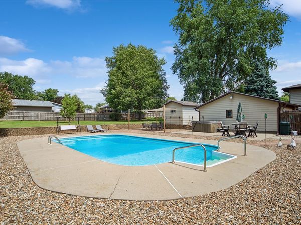 4260 Indianola Avenue, Des Moines, IA 50320