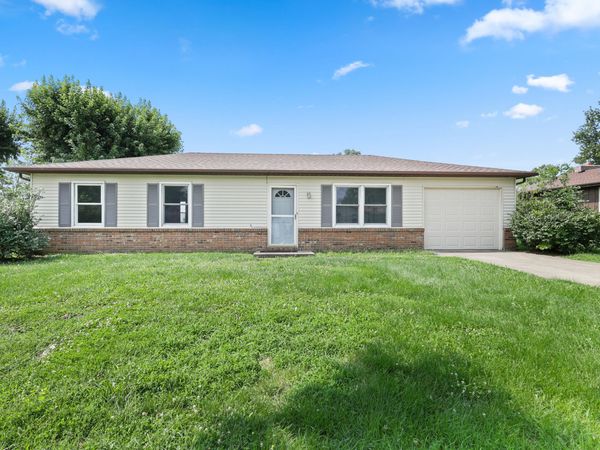 8824 N Miami Ridge Road N, Columbus, IN 47201