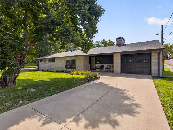 2594 Franklin Street , Columbus, IN 47201