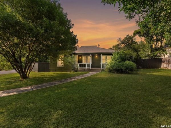 101 Charles Rd, Terrell Hills, TX 78209