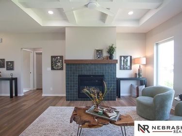 9400 Dalton Drive, Lincoln, NE 68516
