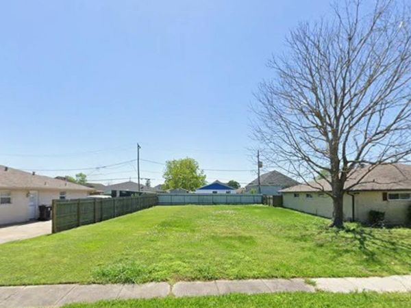 208 MINK Drive , Arabi, LA 70032