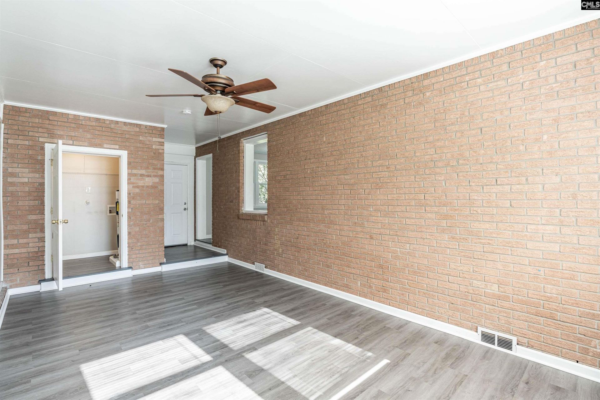 1115 Hancock Street Photo 10