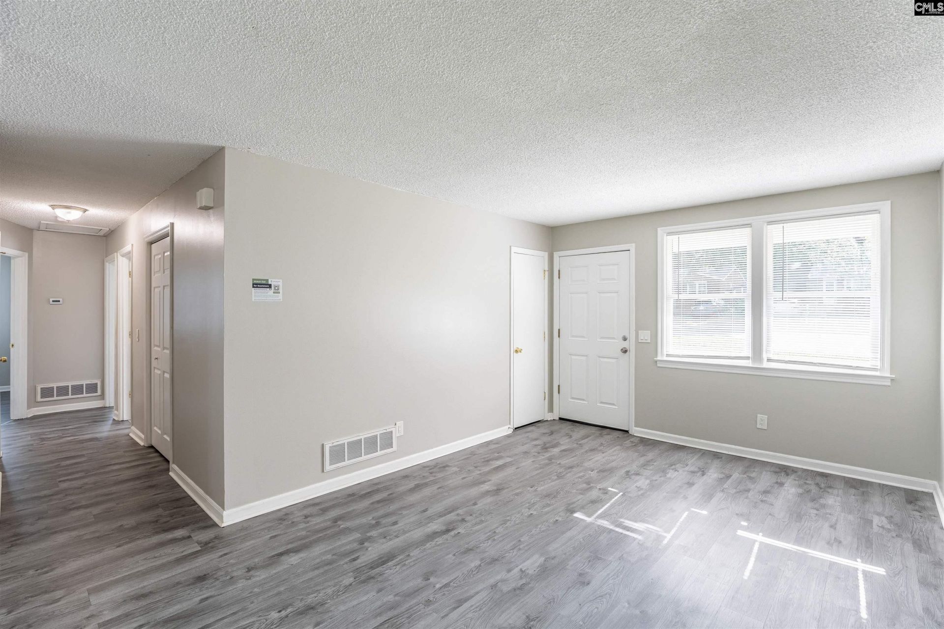 1115 Hancock Street Photo 4