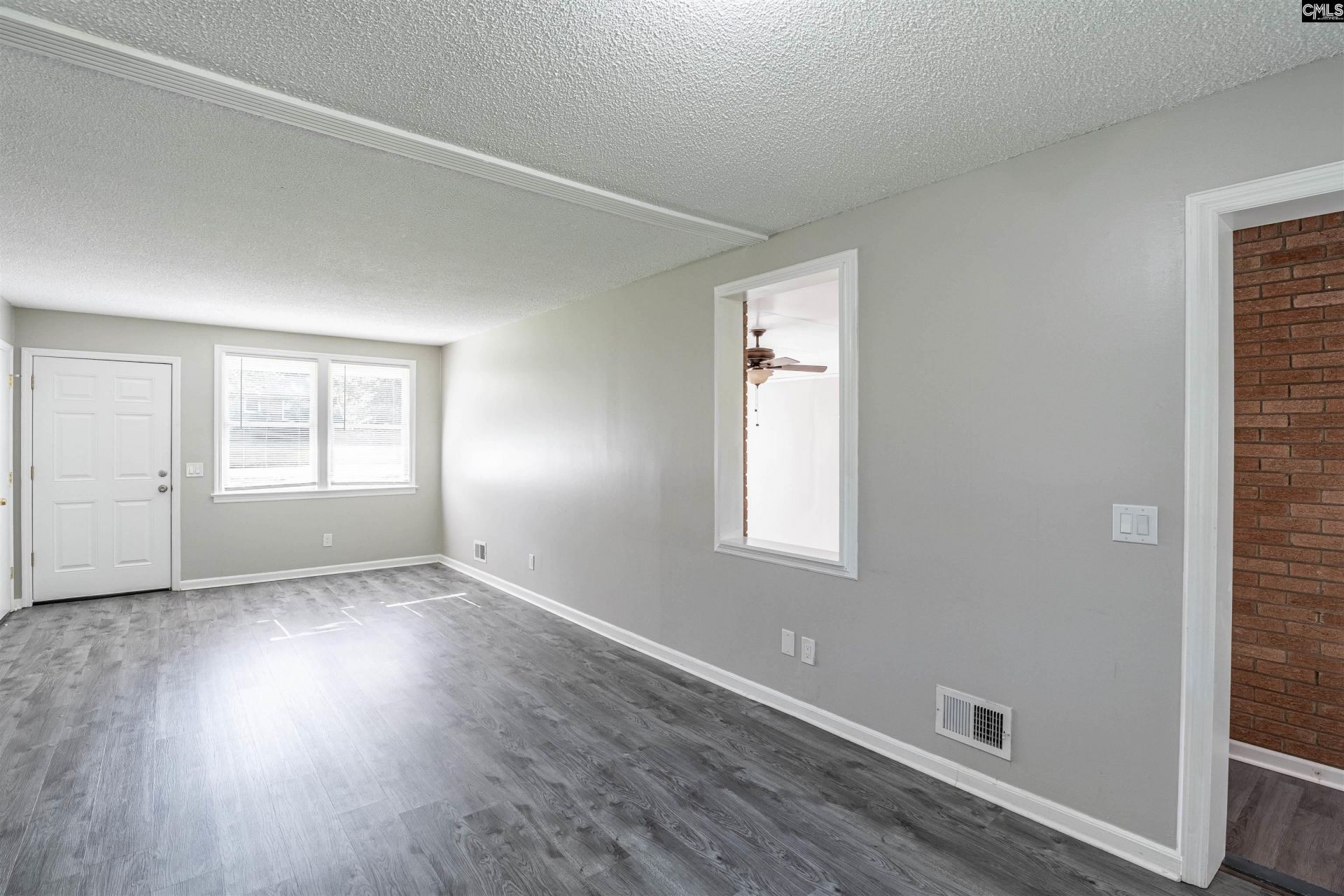 1115 Hancock Street Photo 5