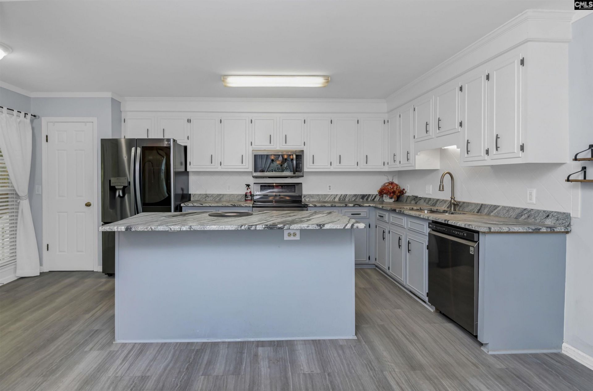 201 Cranewater Drive Photo 5