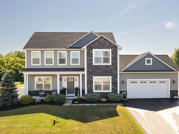 3052 Chillingham Way , Baldwinsville, NY 13027