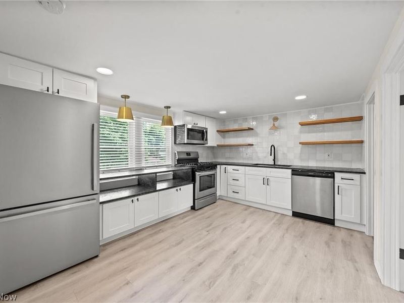 3301 Hancock Avenue, Unit Up, Cleveland, OH 44113 Photo 11