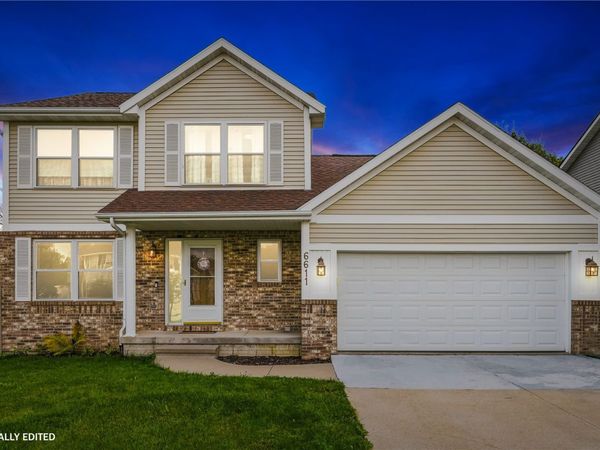 6611 Fox Run Dr SW, Cedar Rapids, IA 52404