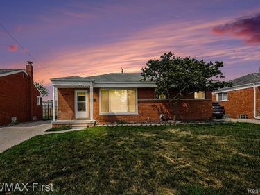 21643 Visnaw Street, St Clair Shores, Mi 48081