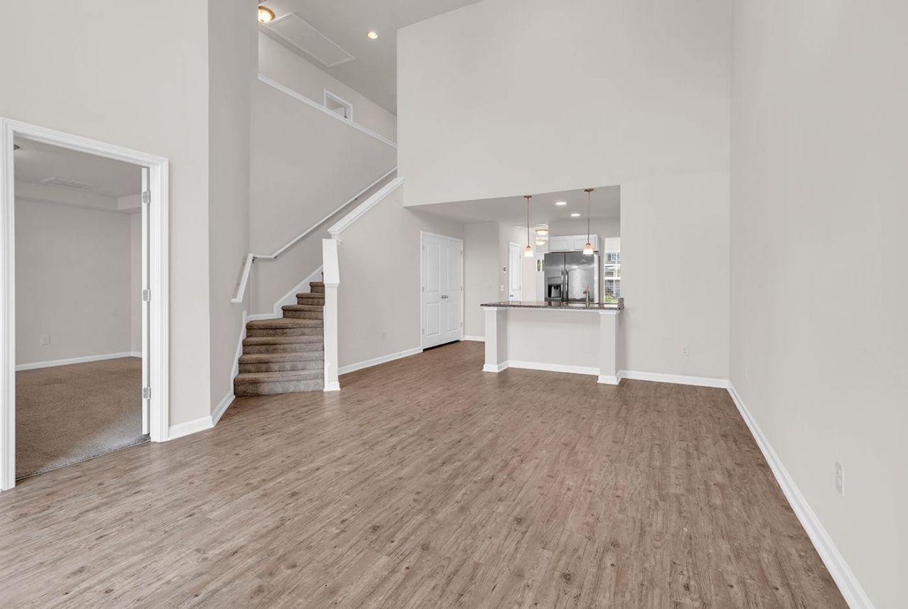 1109 Fairway Ln. Photo 3