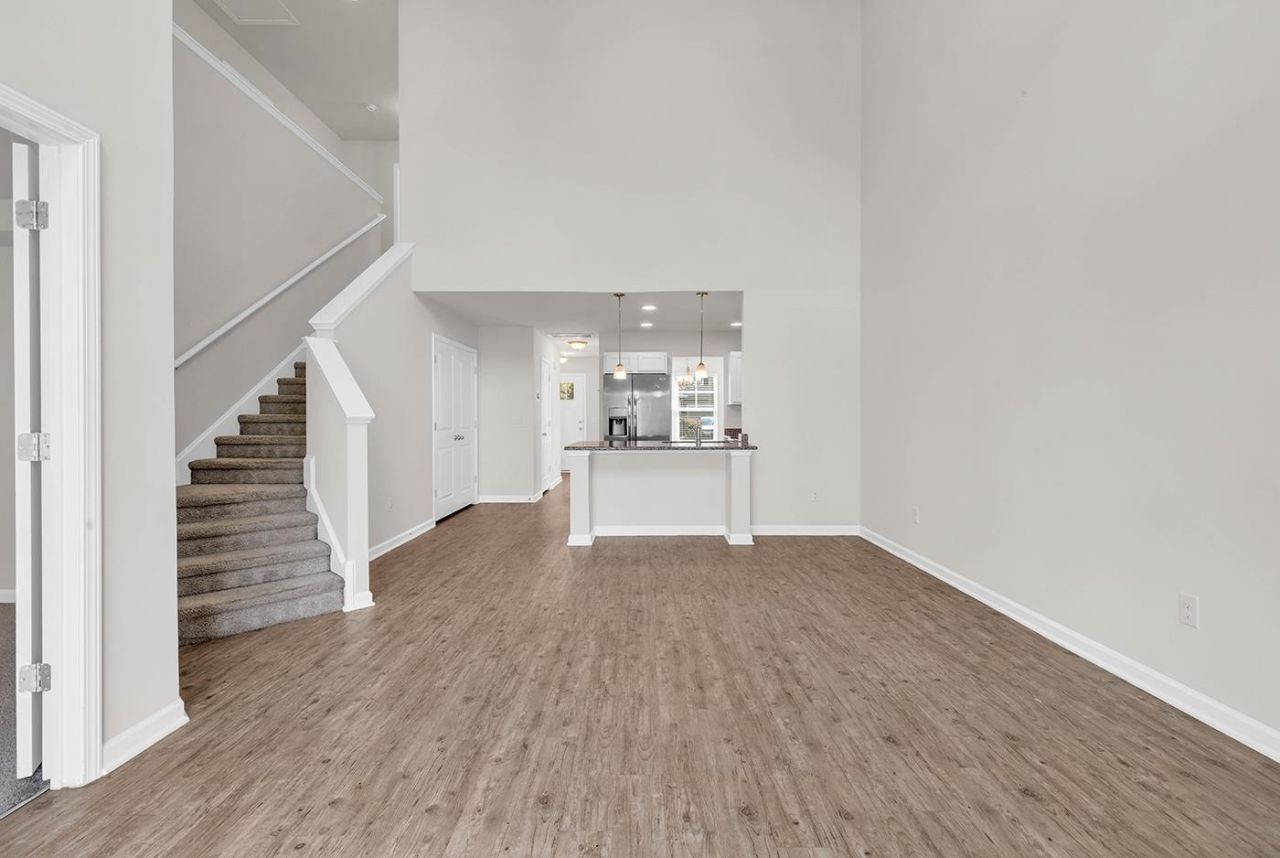 1109 Fairway Ln. Photo 4