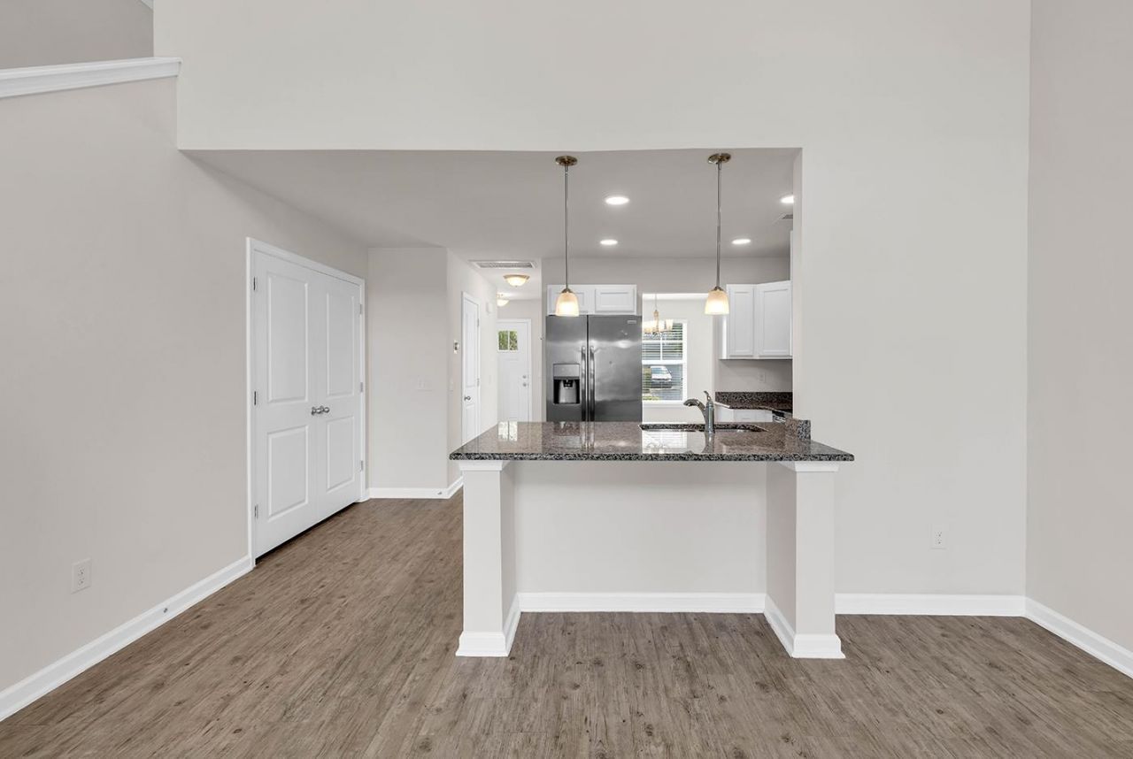 1109 Fairway Ln. Photo 5