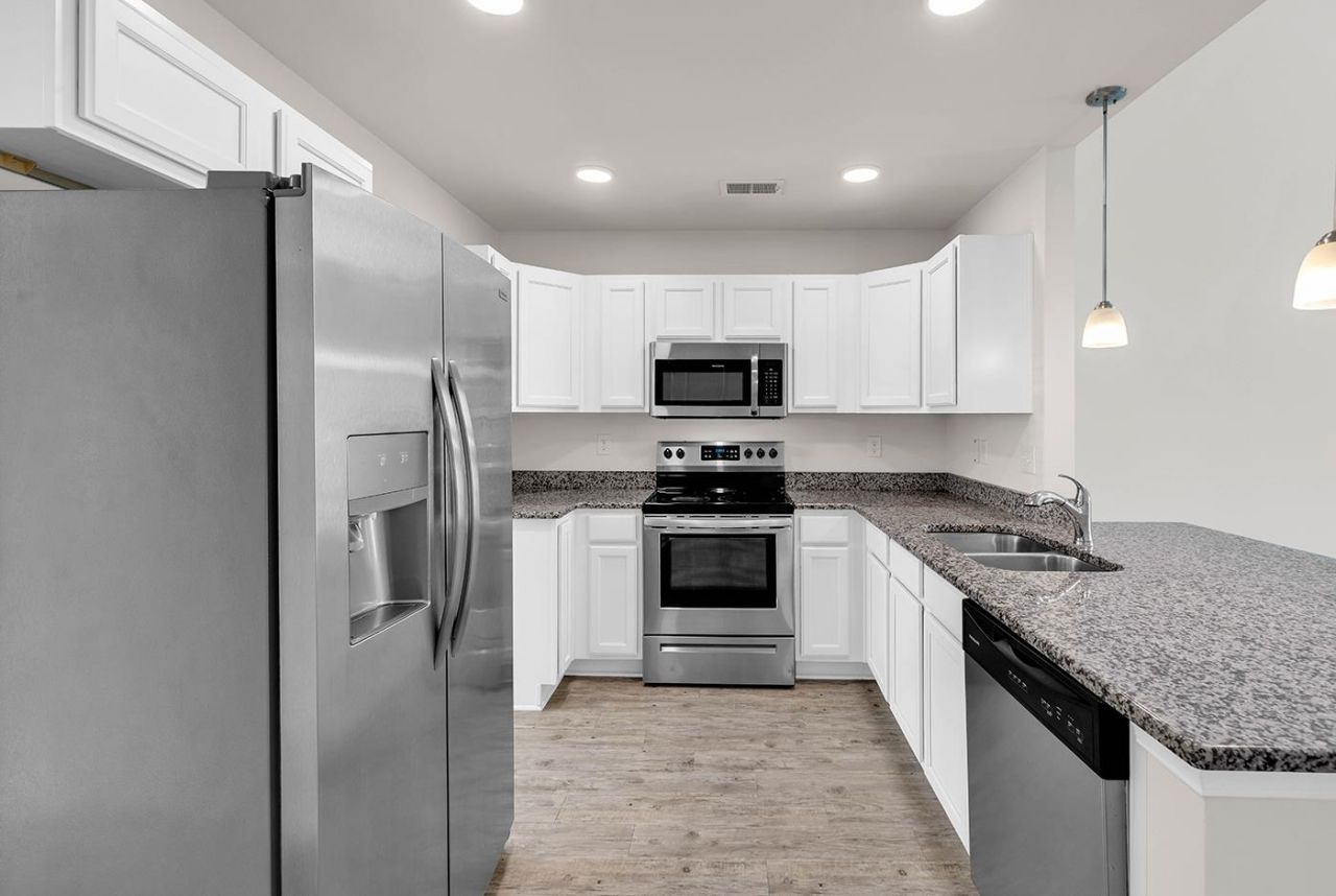 1109 Fairway Ln. Photo 7