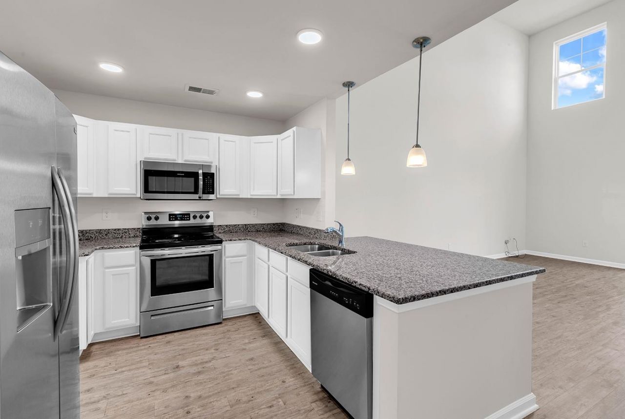 1109 Fairway Ln. Photo 8