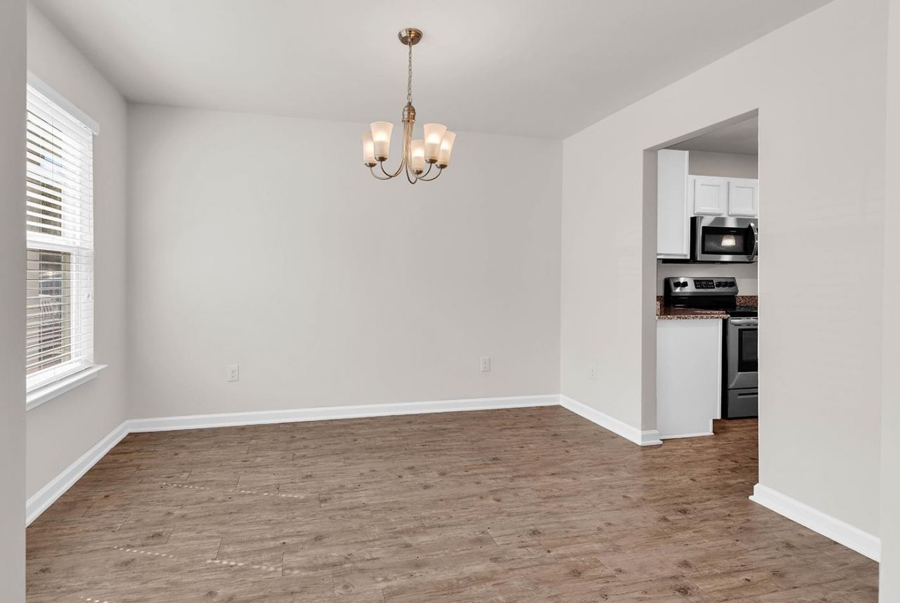 1109 Fairway Ln. Photo 9