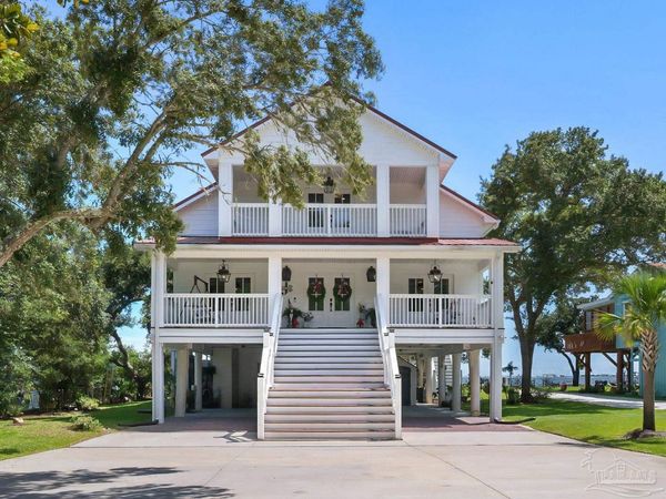 5485 Soundside Dr, Gulf Breeze, FL 32563