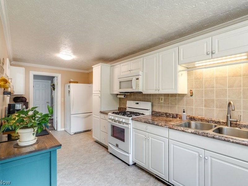 4033 State Road, Akron, OH 44319 Photo 13