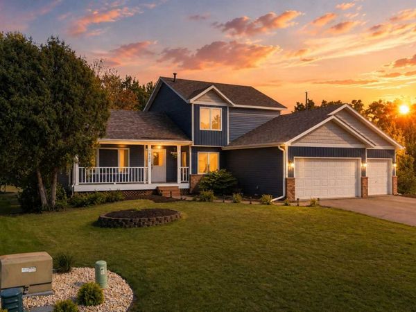 1200 Earle Way, Burnsville, MN 55306