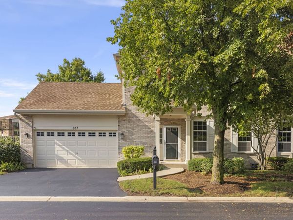 631 Dunhill Lane , Carol Stream, IL 60188