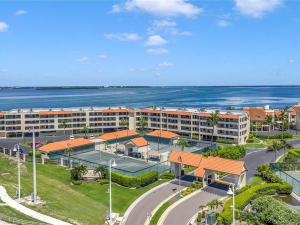103 1ST STREET E, Unit 313, ST PETERSBURG, FL 33715