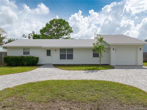 8300 SE Camellia Drive , Hobe Sound, FL 33455