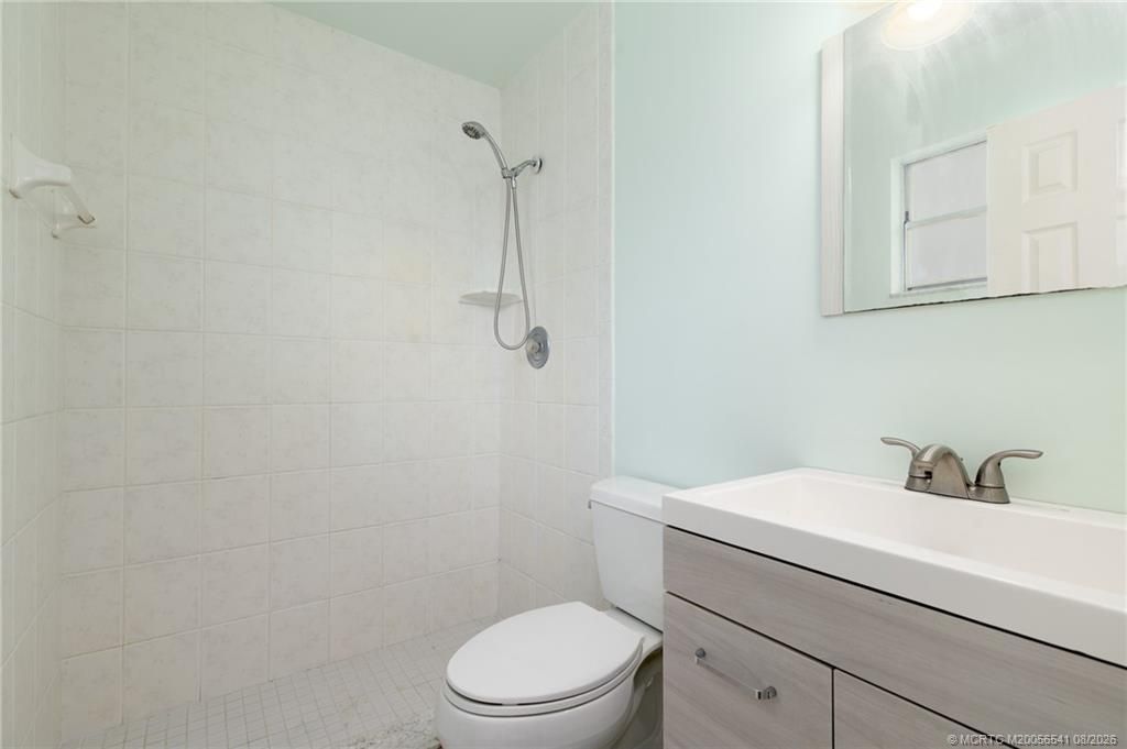 8300 SE Camellia Drive, Hobe Sound, FL 33455 Photo