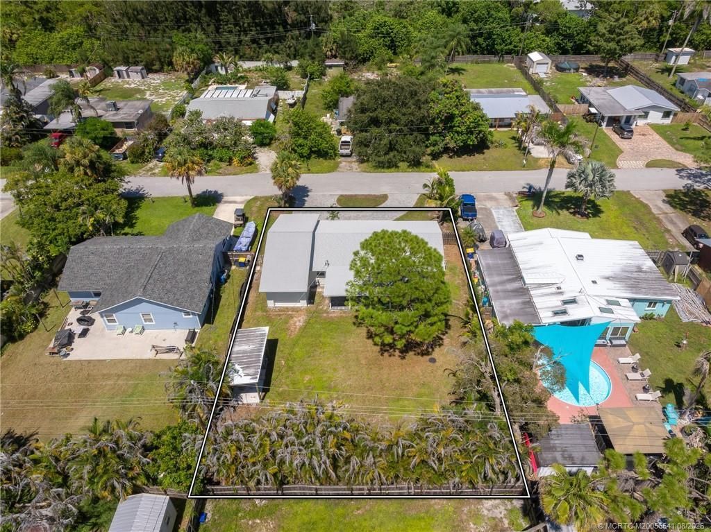 8300 SE Camellia Drive, Hobe Sound, FL 33455 Photo