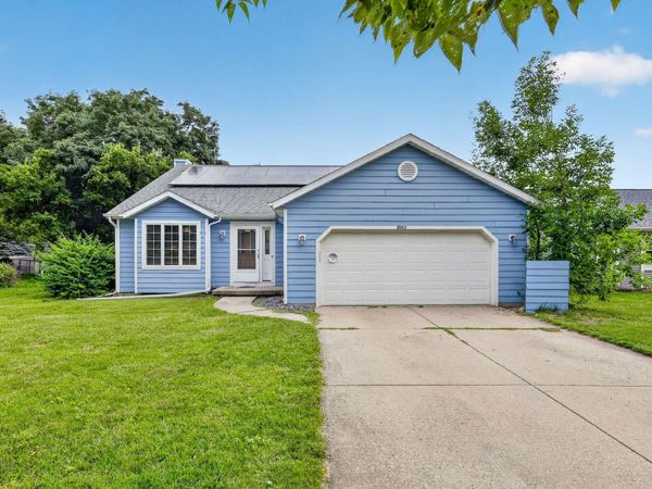 7862 W Oakbrook Circle, Madison, WI 53717