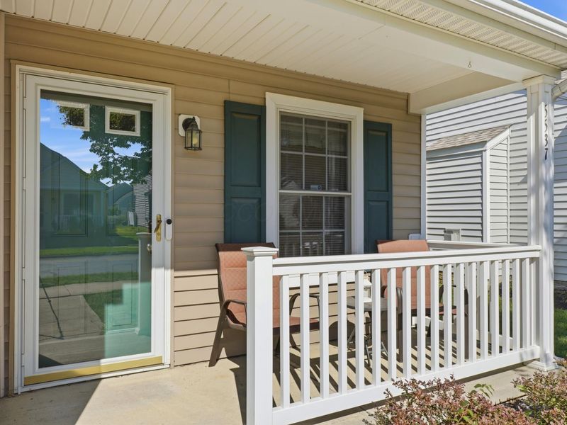 5537 Mossy Creek Drive, Dublin, OH 43016 Photo 2