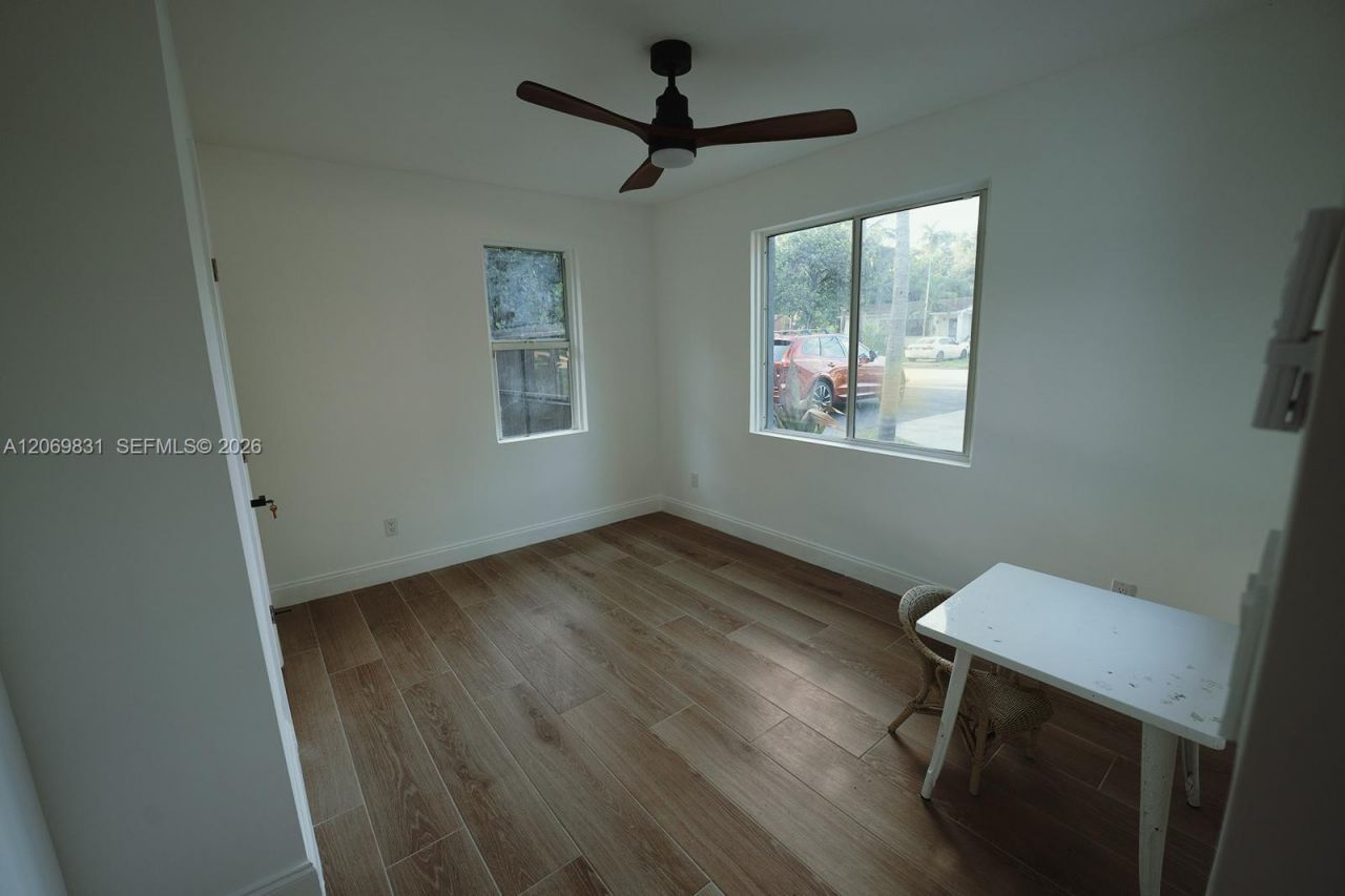 801 NE 144th St , North Miami, FL 33161 Photo