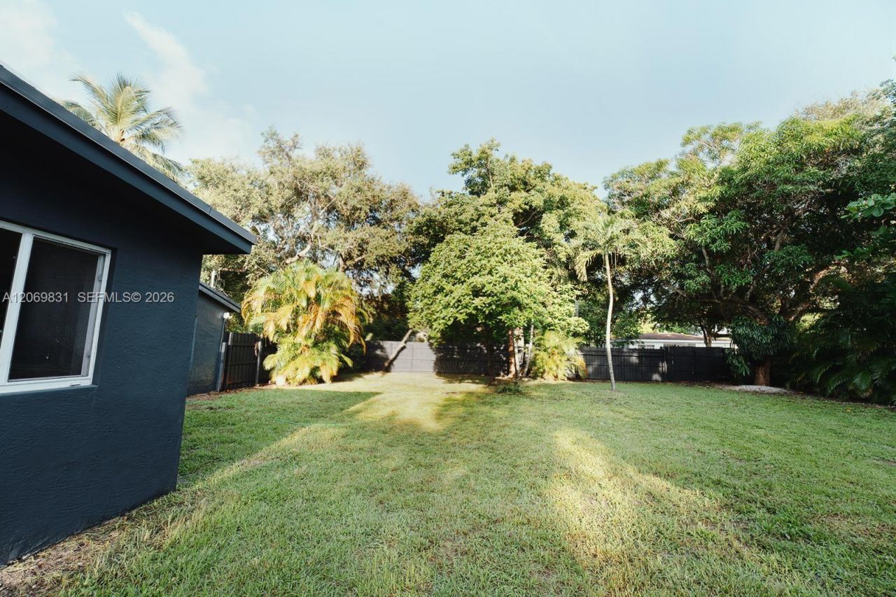 801 NE 144th St , North Miami, FL 33161 Photo