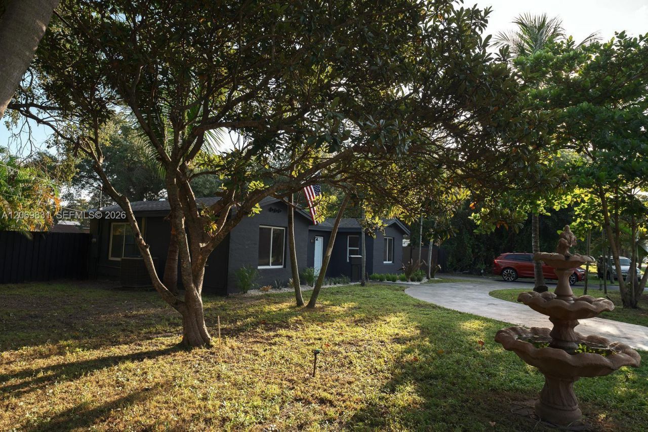 801 NE 144th St , North Miami, FL 33161 Photo